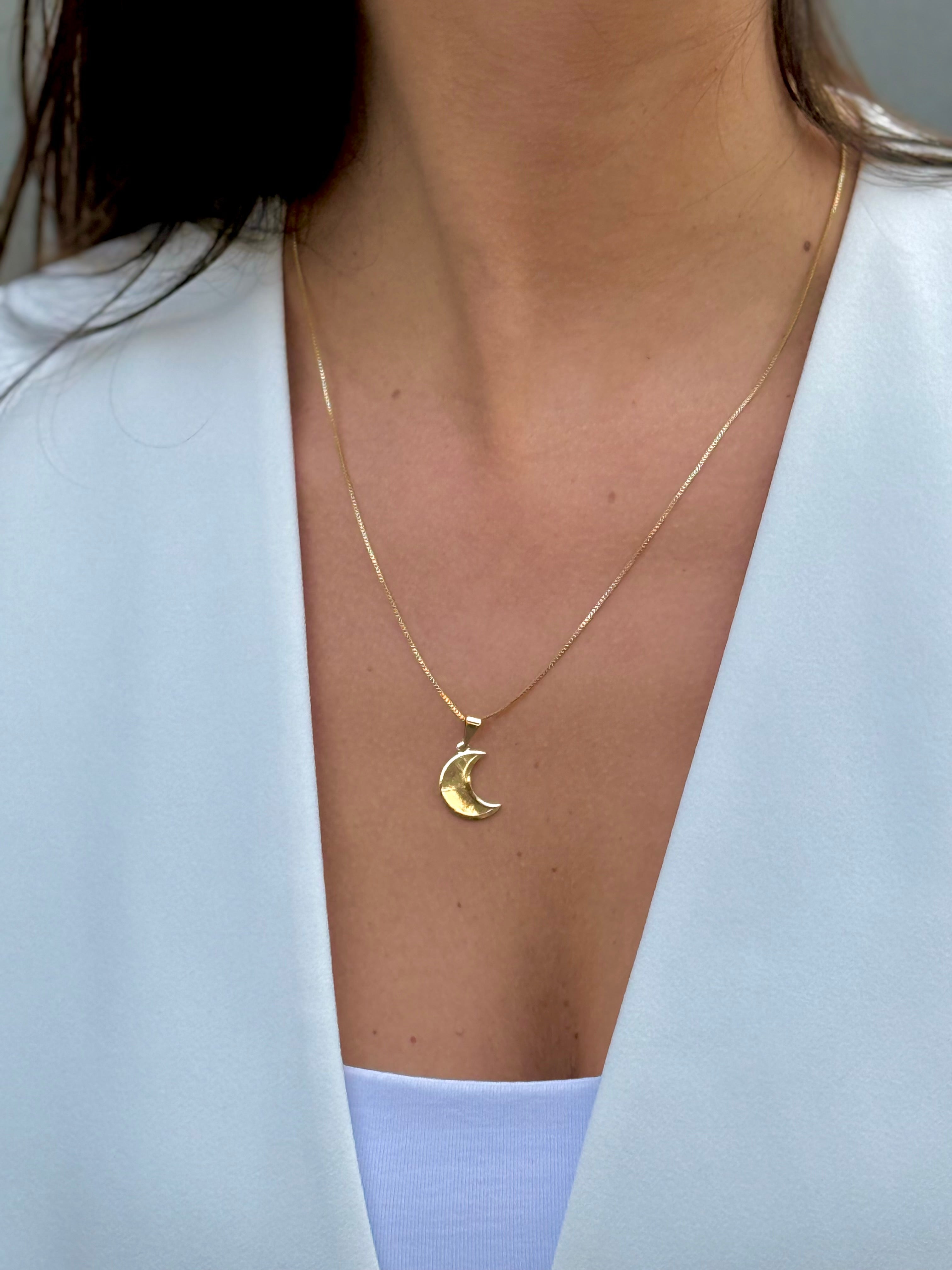Collar Moon